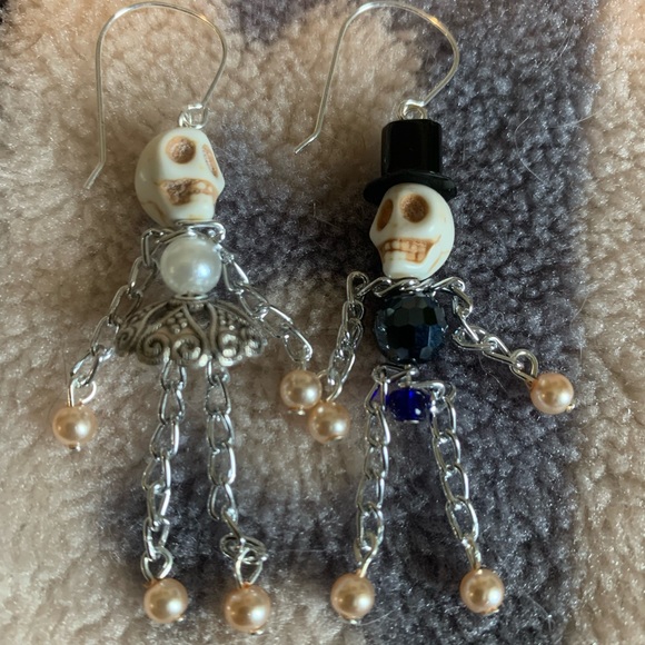 EARRINGS - Picture 3 of 3